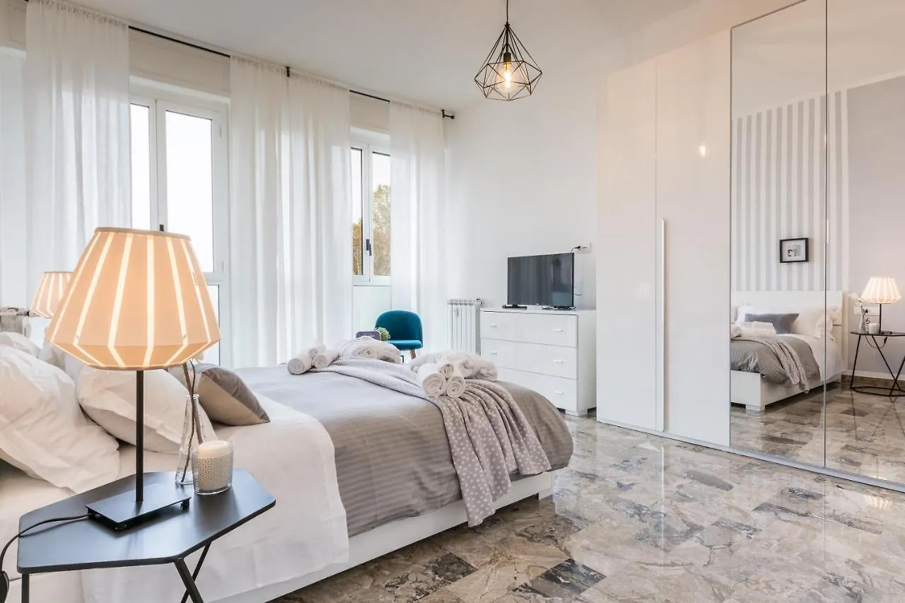 Aparthotel 4 Star Bologna Train Station - Self Check-In Italia